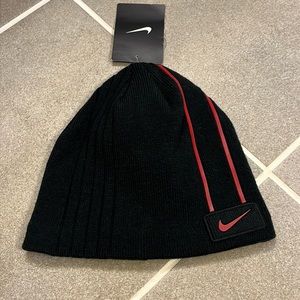 Nike Winter Beanie Hat Cap new black red Youth Kids Size 8-20 Boys Girls 8/20